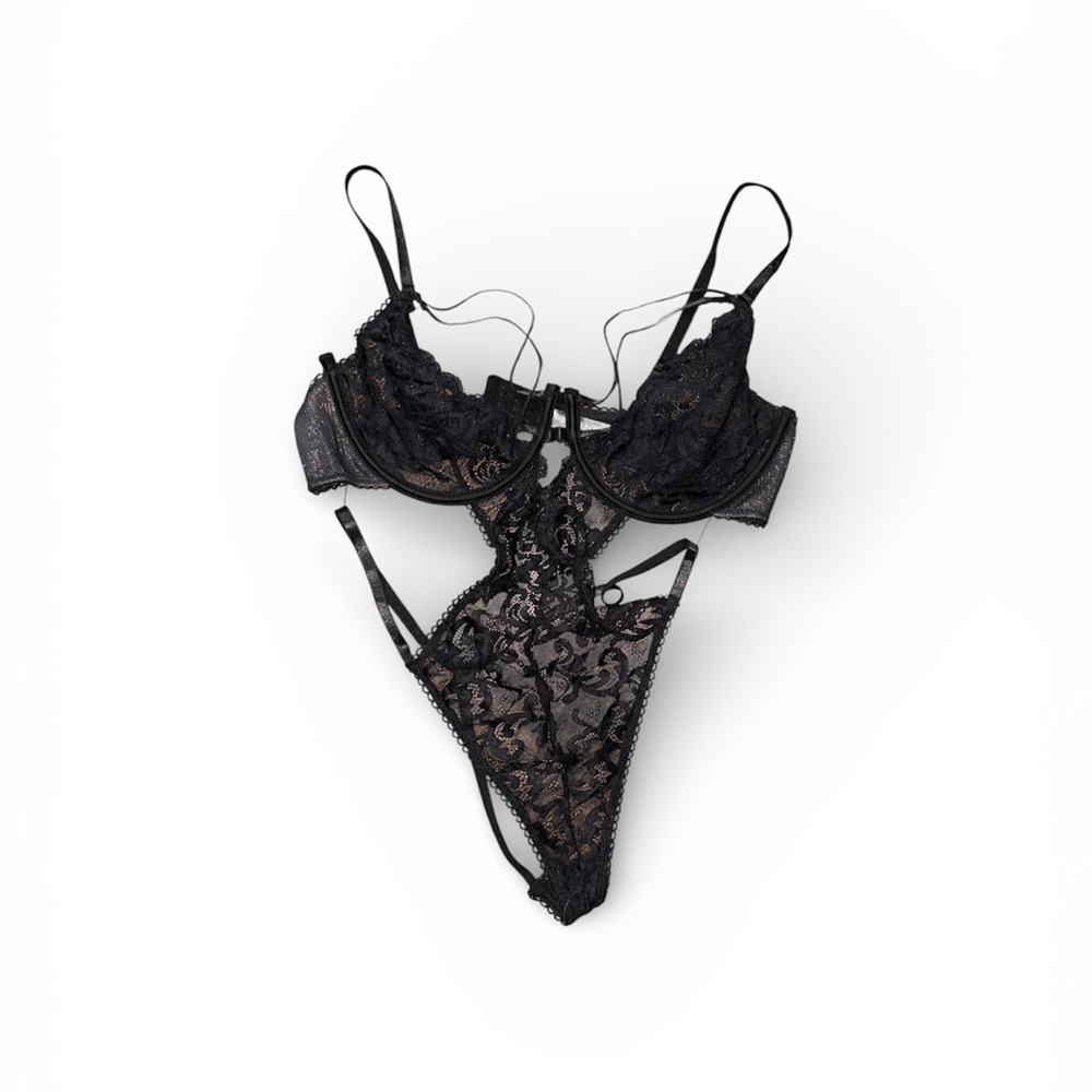 16. Chic Black Lace Lingerie NWOT